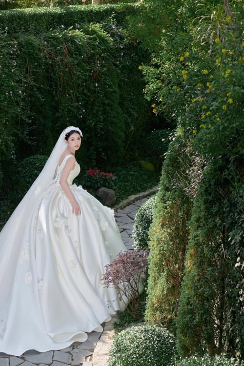 Mẫu váy cưới dòng Diamond số 58 — Trung Nguyễn Bridal