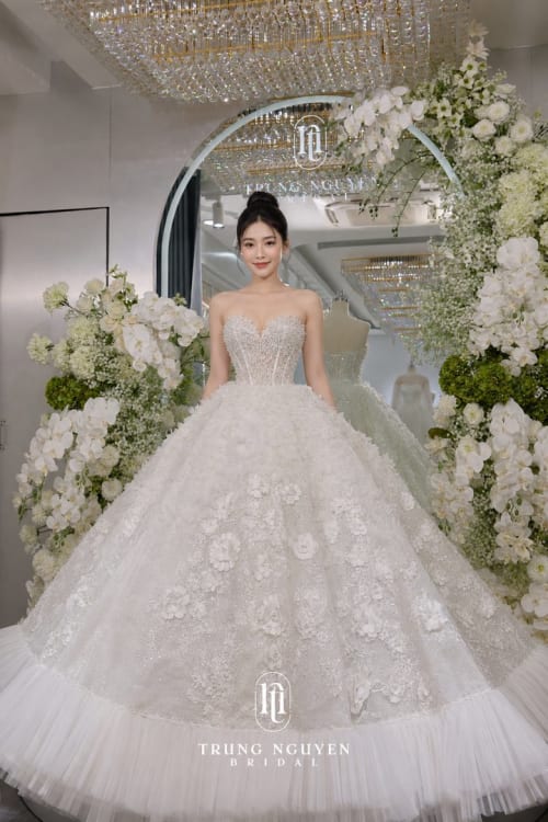 Mẫu váy cưới dòng Diamond số 63 — Trung Nguyễn Bridal