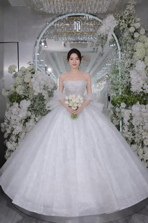 Mẫu váy cưới dòng Gold số 11 — Trung Nguyễn Bridal