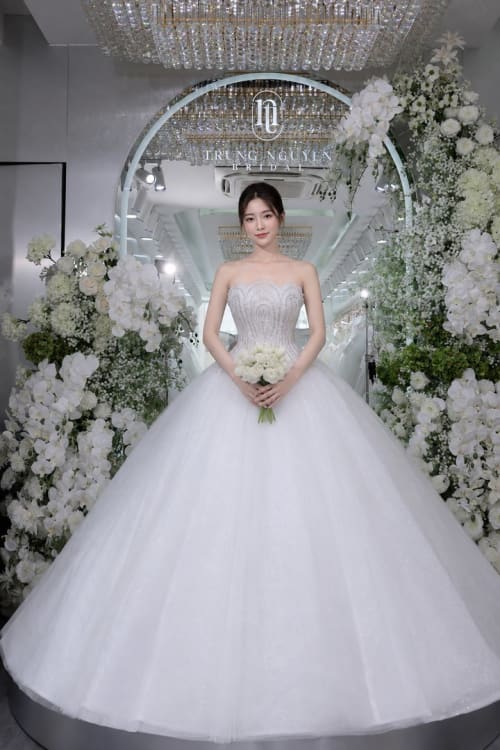 Mẫu váy cưới dòng Gold số 12 — Trung Nguyễn Bridal
