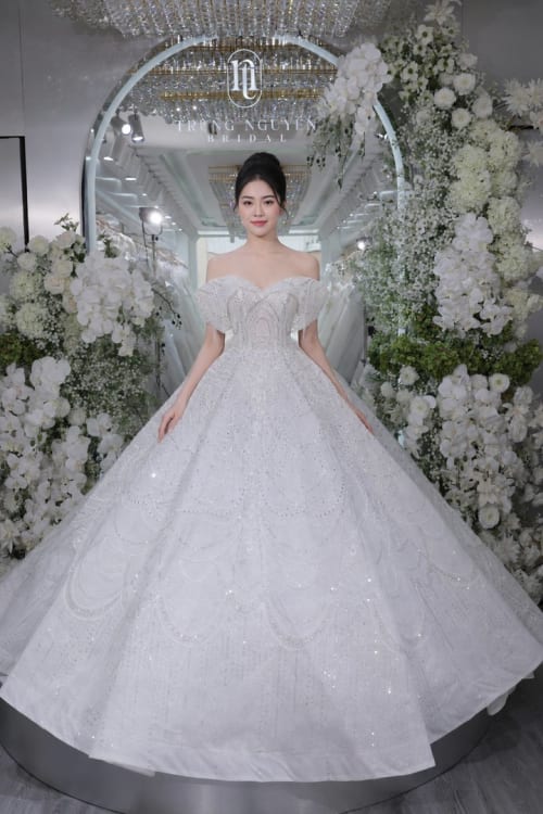 Mẫu váy cưới dòng Gold số 13 — Trung Nguyễn Bridal