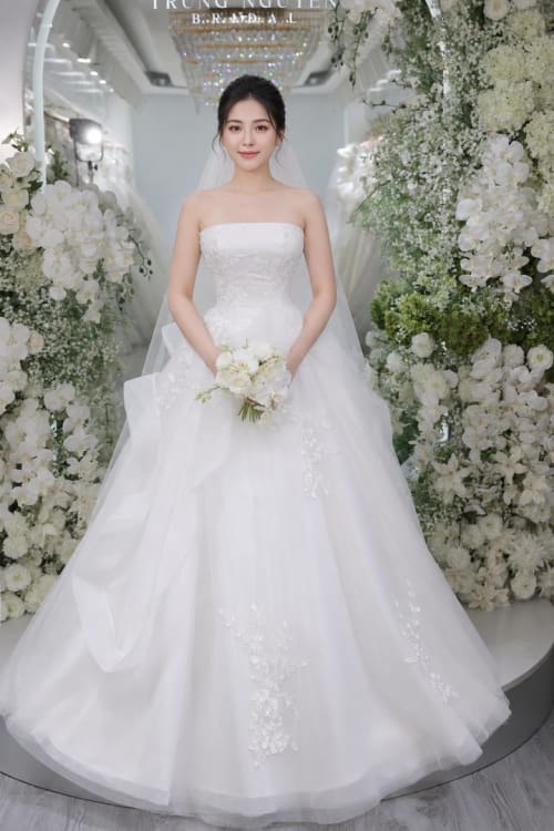 Mẫu váy cưới dòng Gold số 18 — Trung Nguyễn Bridal