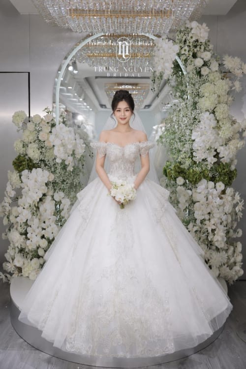 Mẫu váy cưới dòng Gold số 20 — Trung Nguyễn Bridal