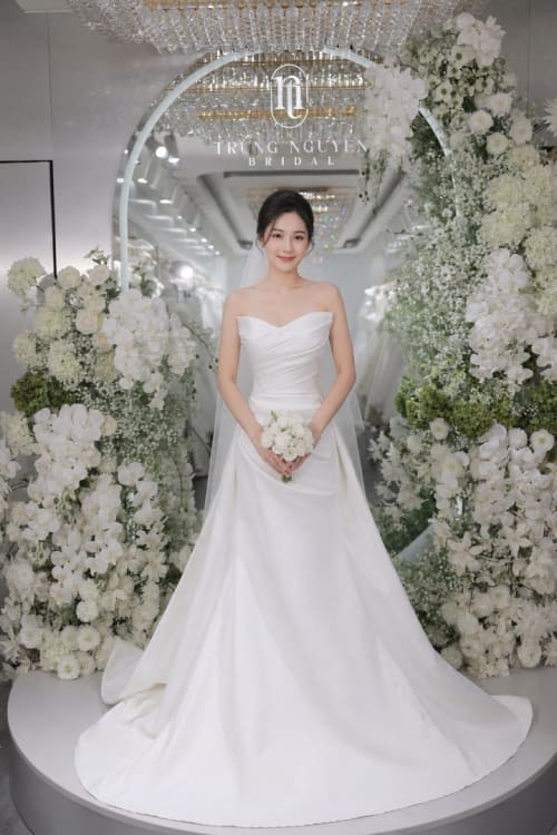 Mẫu váy cưới dòng Gold số 22 — Trung Nguyễn Bridal