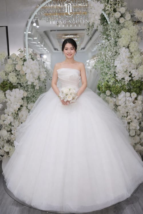 Mẫu váy cưới dòng Gold số 24 — Trung Nguyễn Bridal