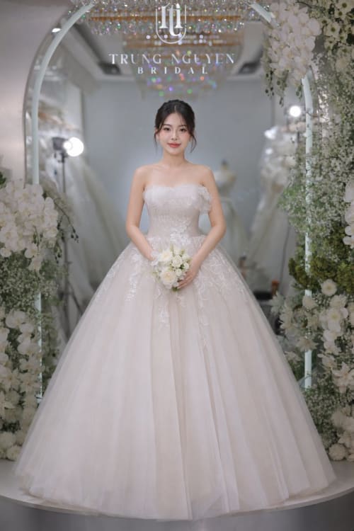 Mẫu váy cưới dòng Gold số 26 — Trung Nguyễn Bridal