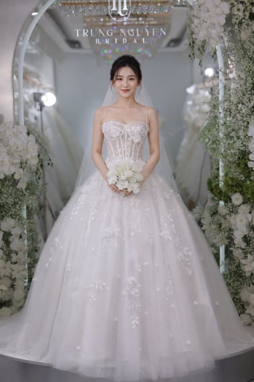 Mẫu váy cưới dòng Gold số 27 — Trung Nguyễn Bridal