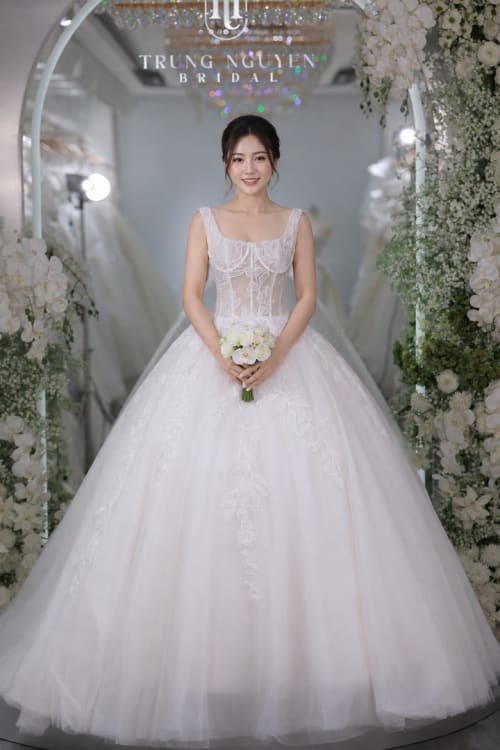 Mẫu váy cưới dòng Gold số 28 — Trung Nguyễn Bridal