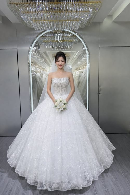 Mẫu váy cưới dòng Gold số 29 — Trung Nguyễn Bridal