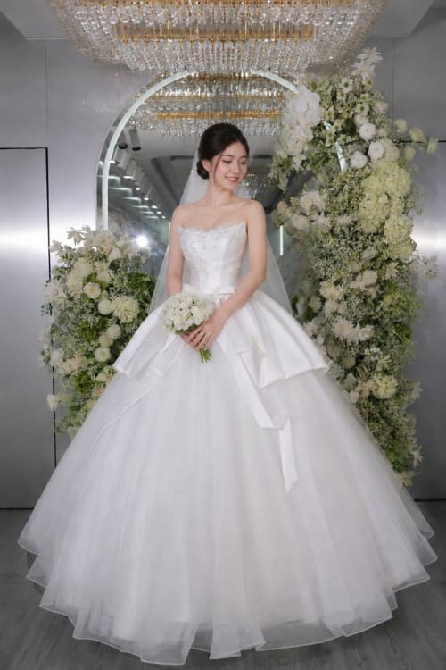 Mẫu váy cưới dòng Gold số 41 — Trung Nguyễn Bridal