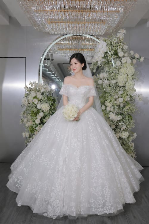 Mẫu váy cưới dòng Gold số 49 — Trung Nguyễn Bridal