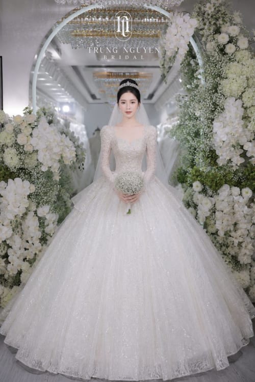 Mẫu váy cưới dòng Silver số 17 — Trung Nguyễn Bridal