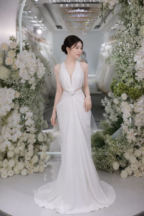 Mẫu váy cưới dòng Silver số 18 — Trung Nguyễn Bridal