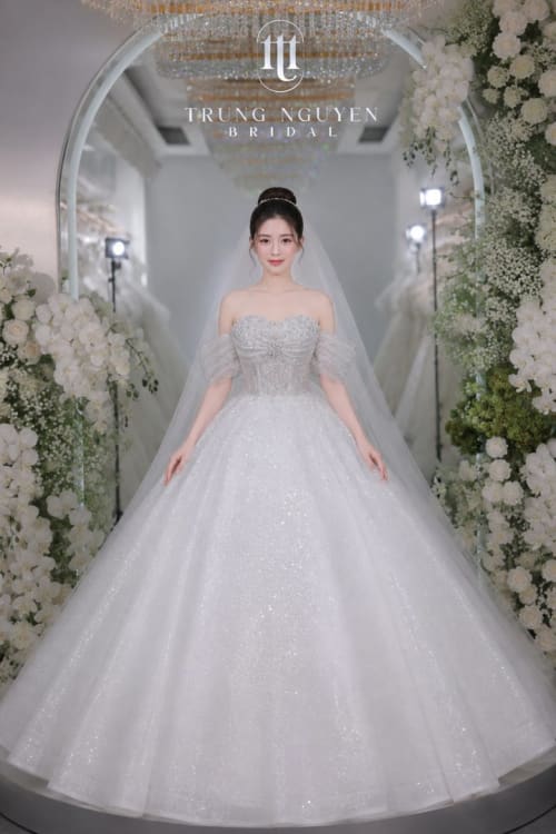 Mẫu váy cưới dòng Silver số 42 — Trung Nguyễn Bridal