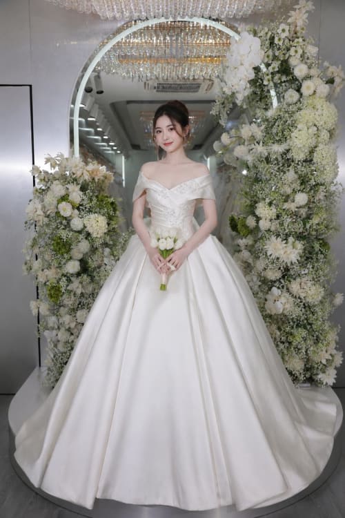 Mẫu váy cưới dòng Silver số 50 — Trung Nguyễn Bridal