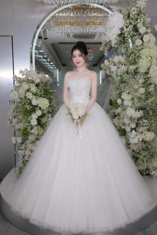 Mẫu váy cưới dòng Silver số 51 — Trung Nguyễn Bridal