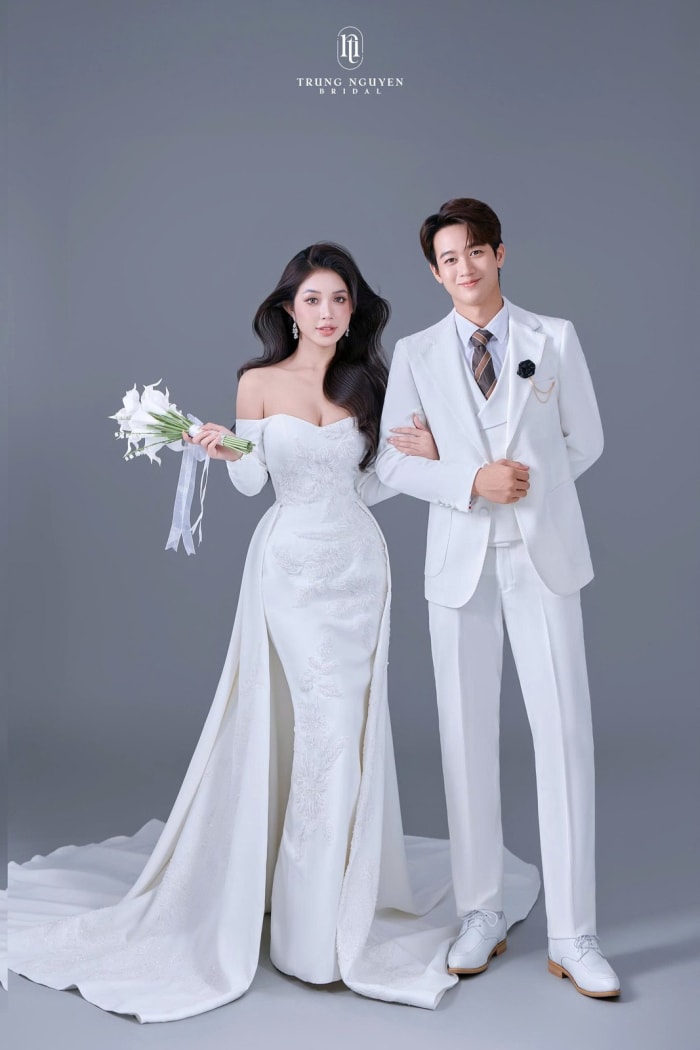 Concept Studio Hàn Quốc — phông trơn tối giản