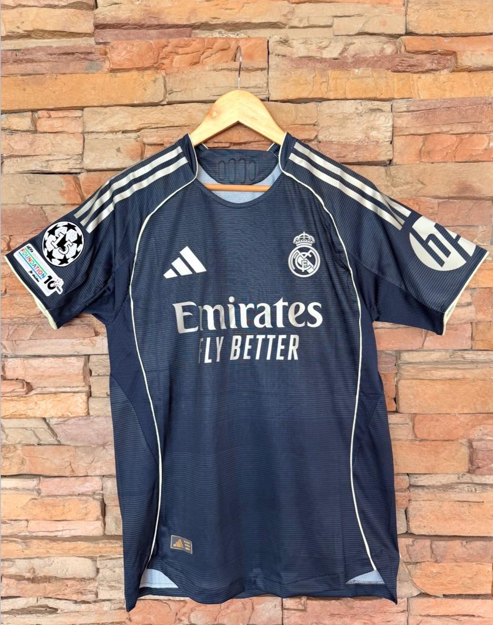 Real Madrid 2025/26 Gris
