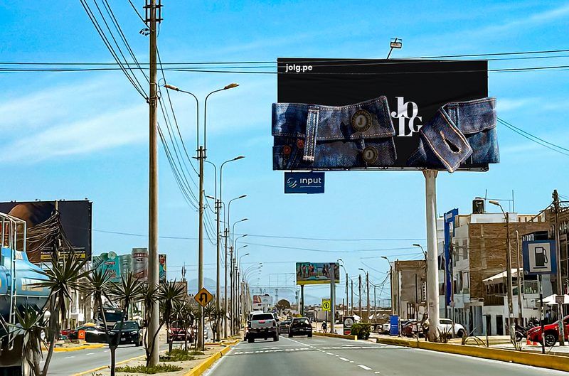 Panel publicitario en Punta Hermosa