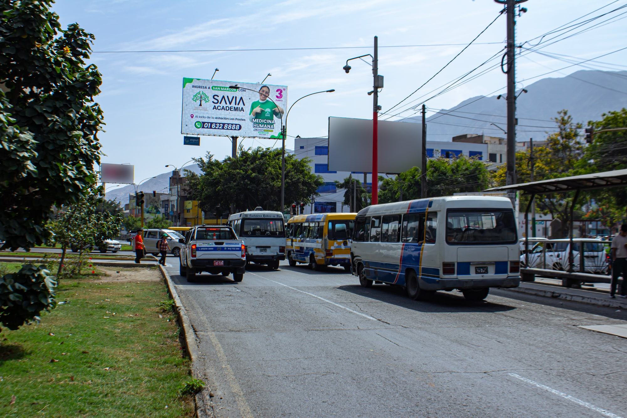 Panel publicitario en SJL-007 A