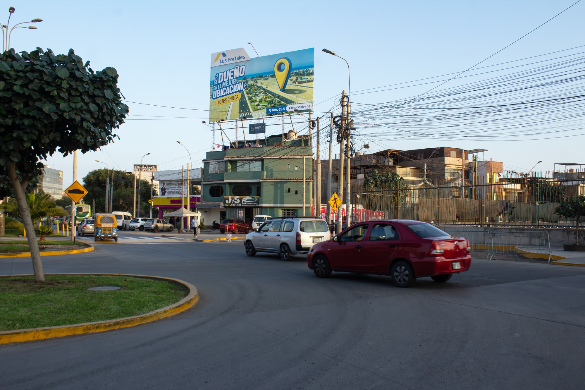 Panel publicitario en SJM-001 U