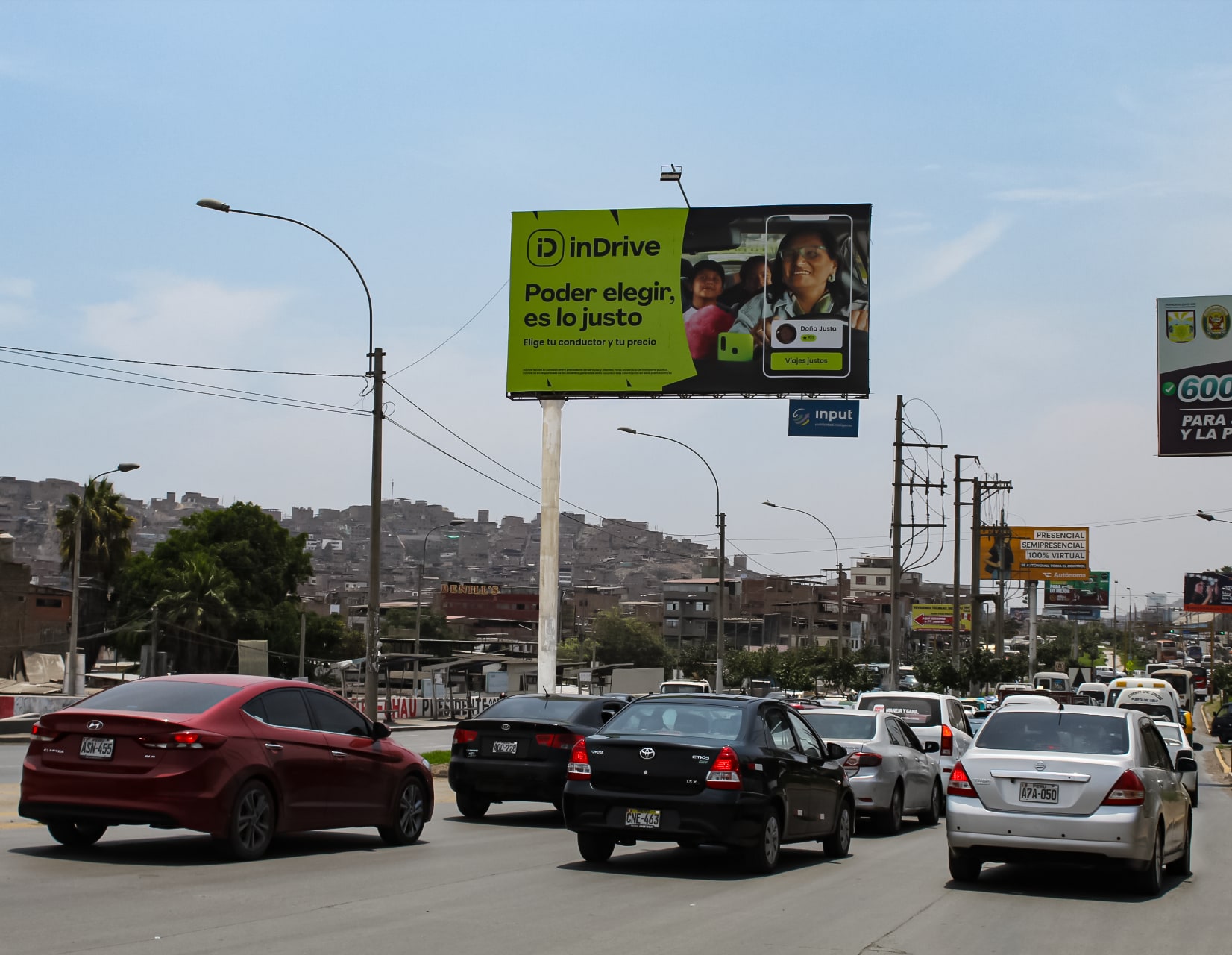 Panel publicitario en VMT-008 A