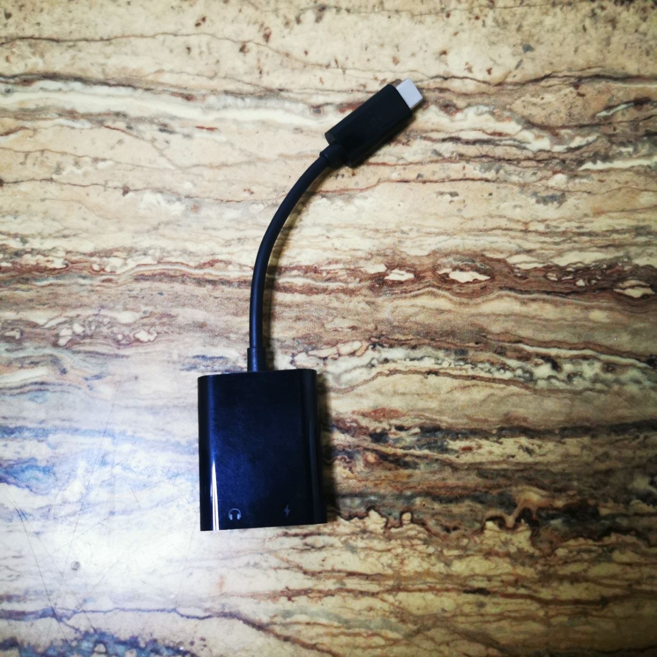 Adaptador Belkin USB-C a Dual USB-C Audio y Carga
