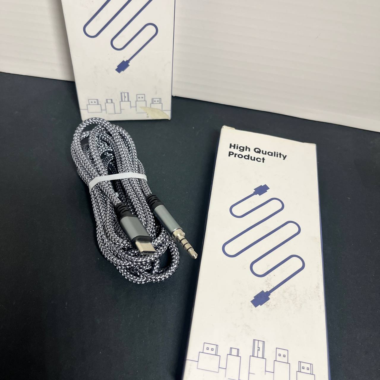 Cable Adaptador USB-C a Jack 3.5mm Auxiliar, Trenzado de Alta Resistencia