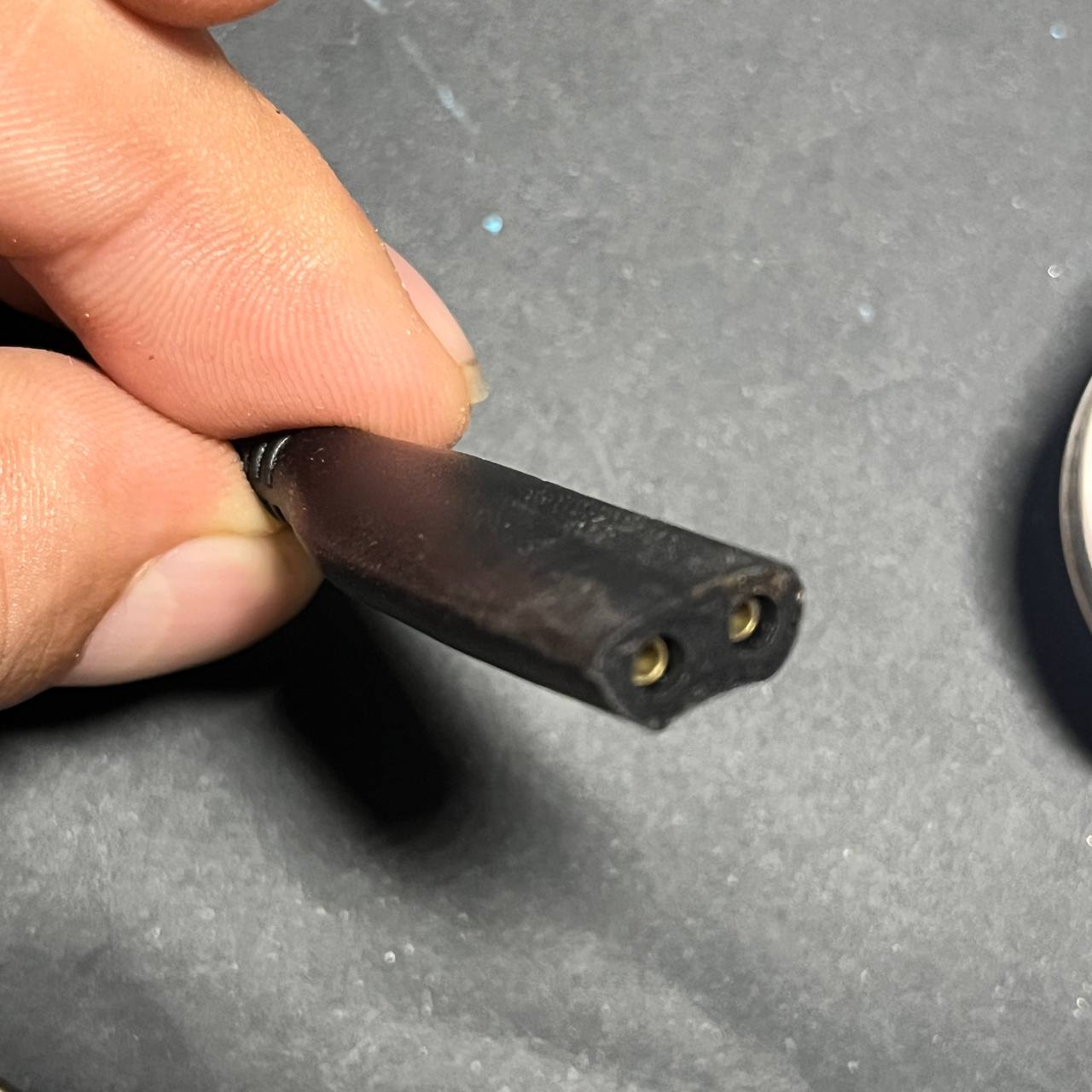 Cargador / Adaptador 12V para Recortadoras de Cabello (Braun, Remington)