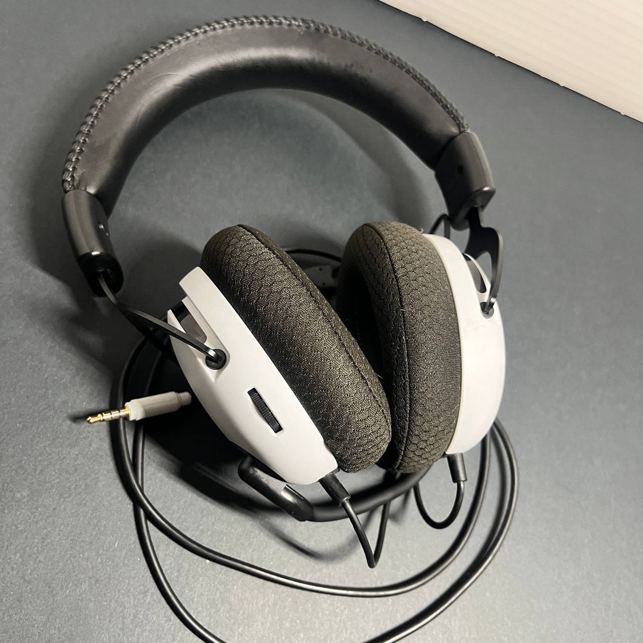 Headset Gamer Onn. Blanco/Negro para PS4, PS5, Xbox