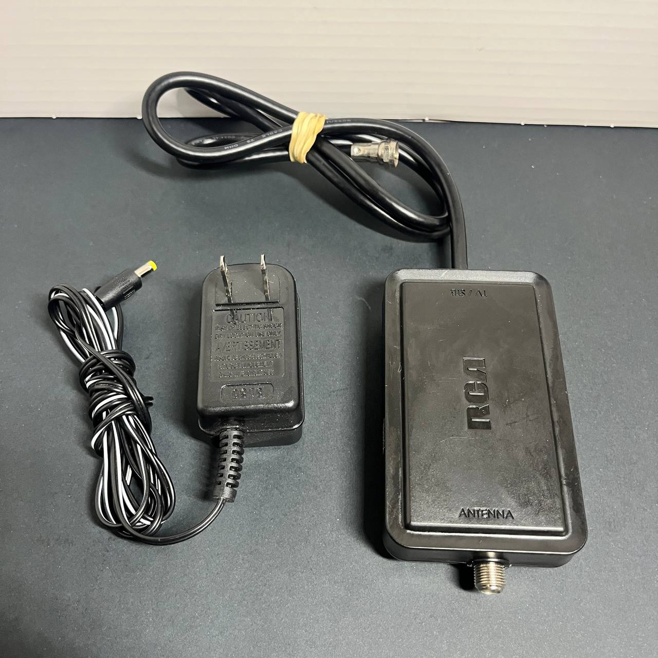 RCA Amplificador Señal Antena TV/VCR Coaxial F