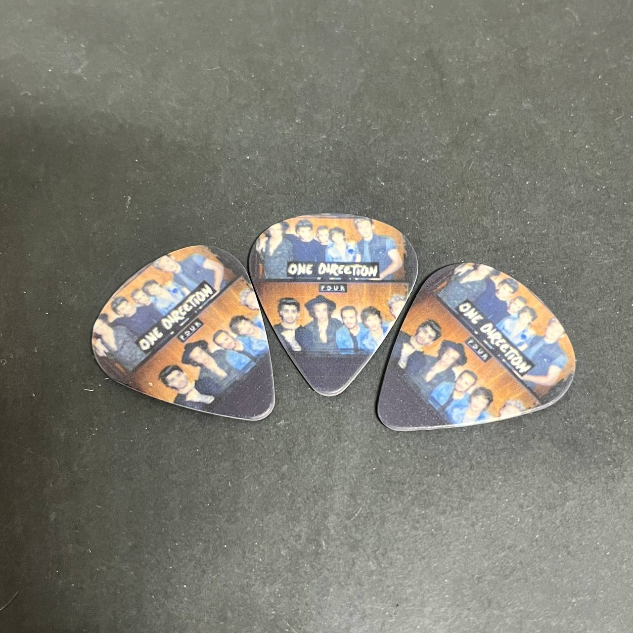 Set de 3 Púas Guitarra One Direction Coleccionables Diseño Álbum FOUR