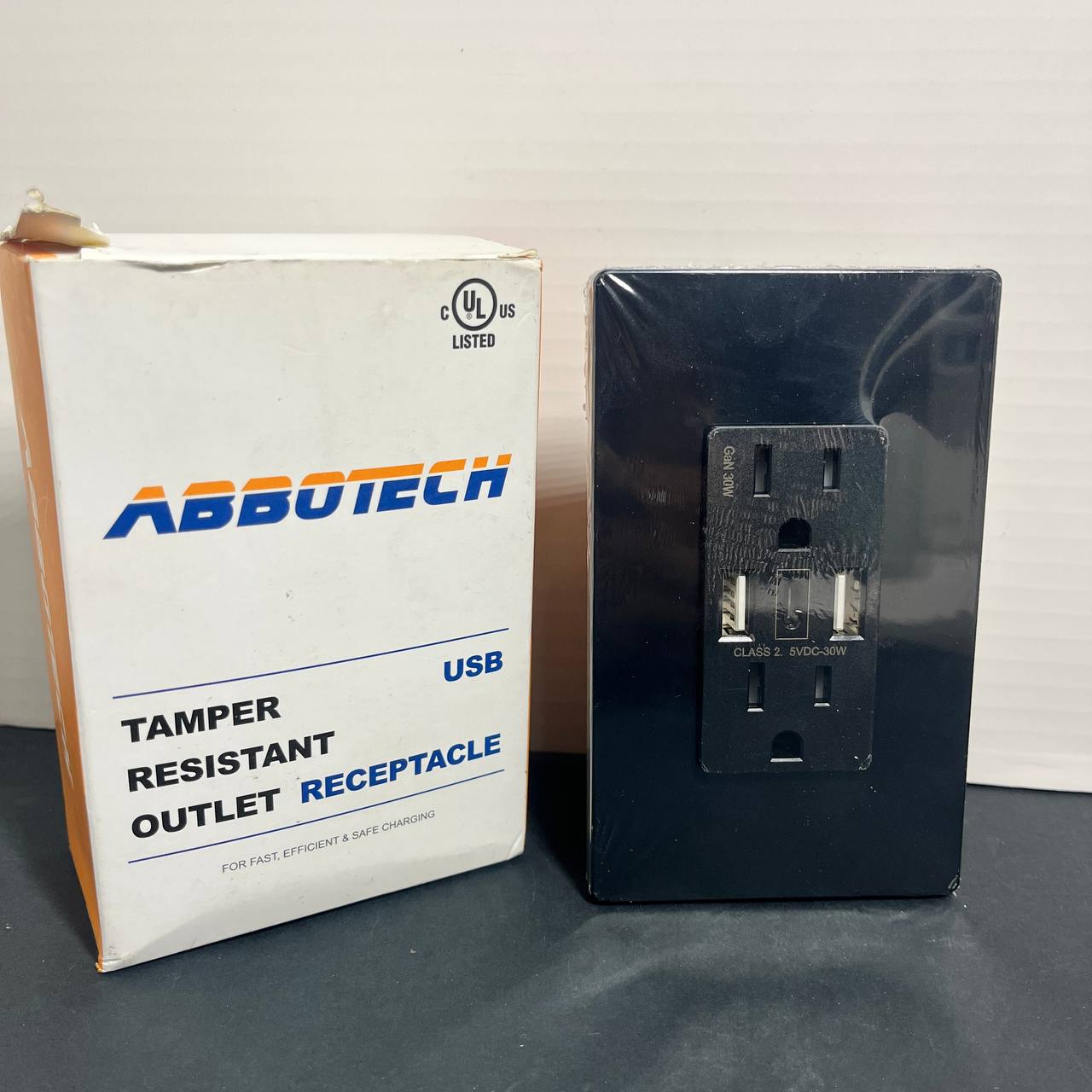 Tomacorriente de Pared Abbotech Carga Rápida GaN 30W | 2 USB-A + 1 USB-C