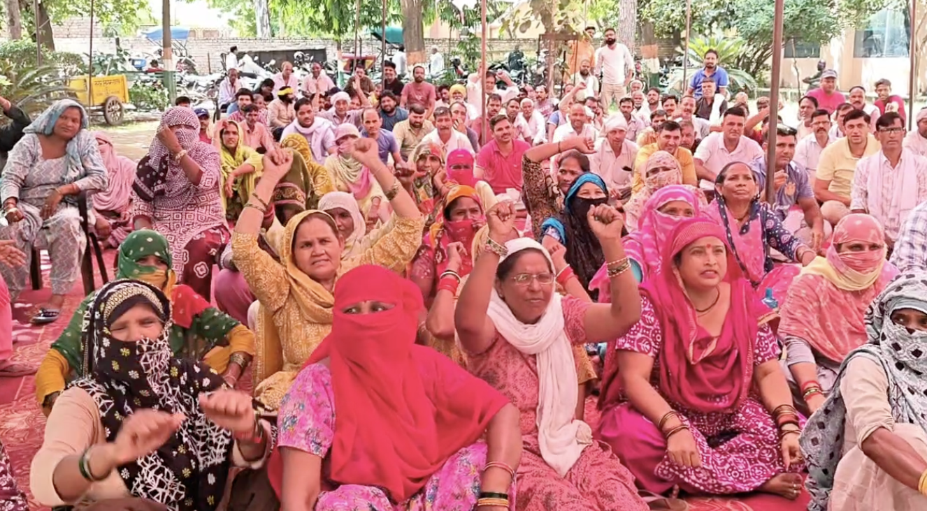 रोहतक में सफाई कर्मचारी हड़ताल के दौरान प्रदर्शन करते हुए