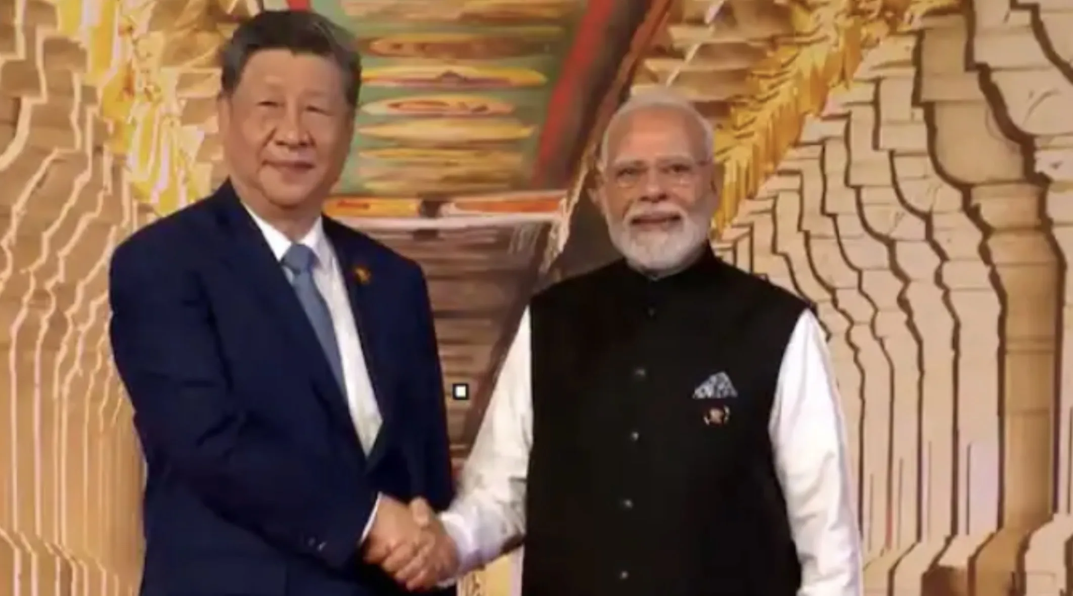 प्रधानमंत्री नरेंद्र मोदी और राष्ट्रपति शी जिनपिंग की बैठक की प्रतीकात्मक छवि