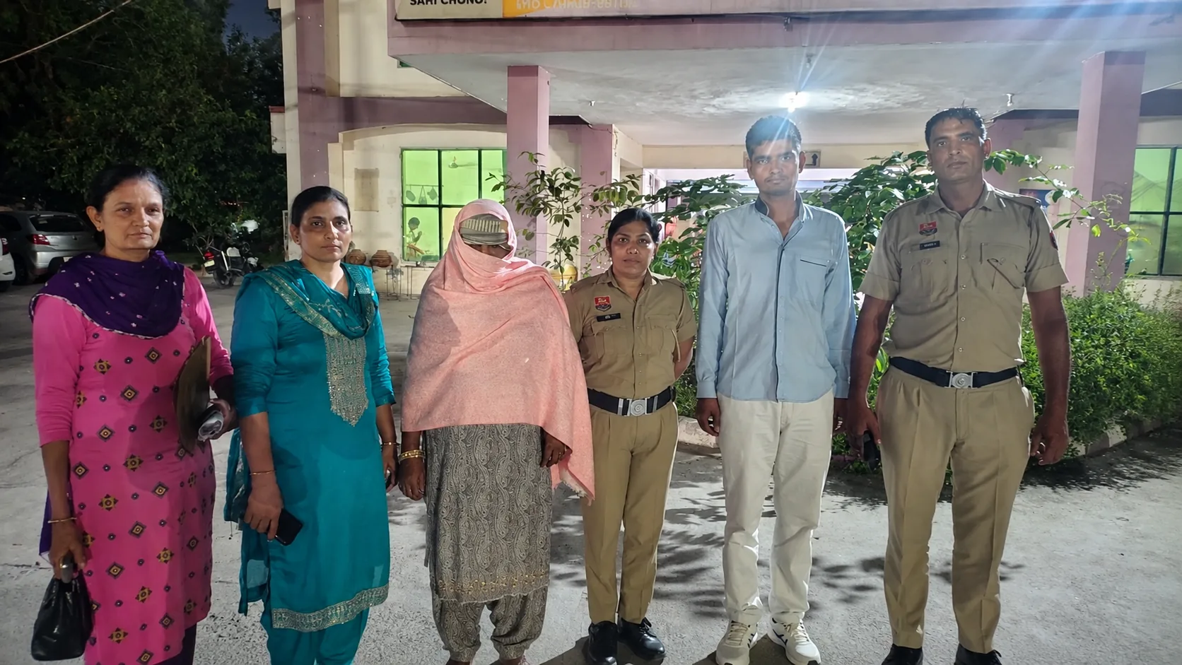 रोहतक में महिला नशा तस्कर गिरफ्तारी की घटना