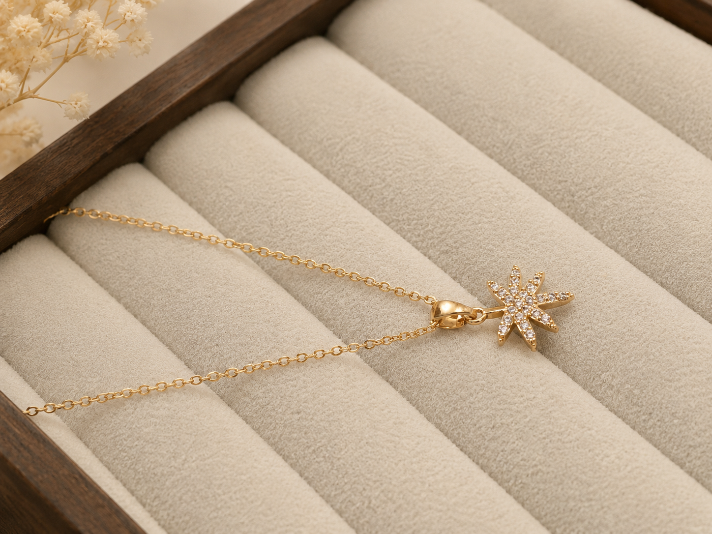 Palm Necklace