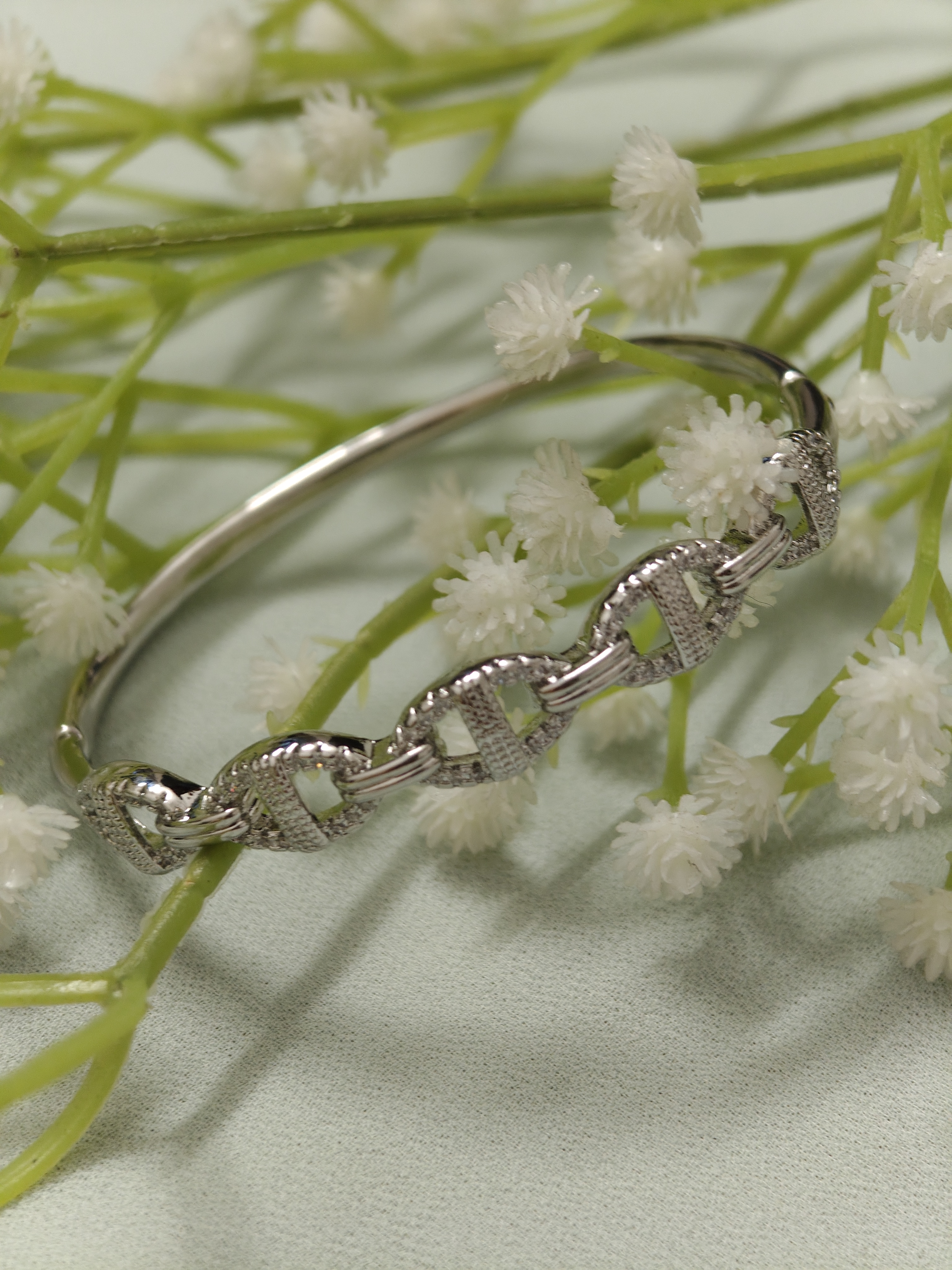 Luxe Oval Link Bangle