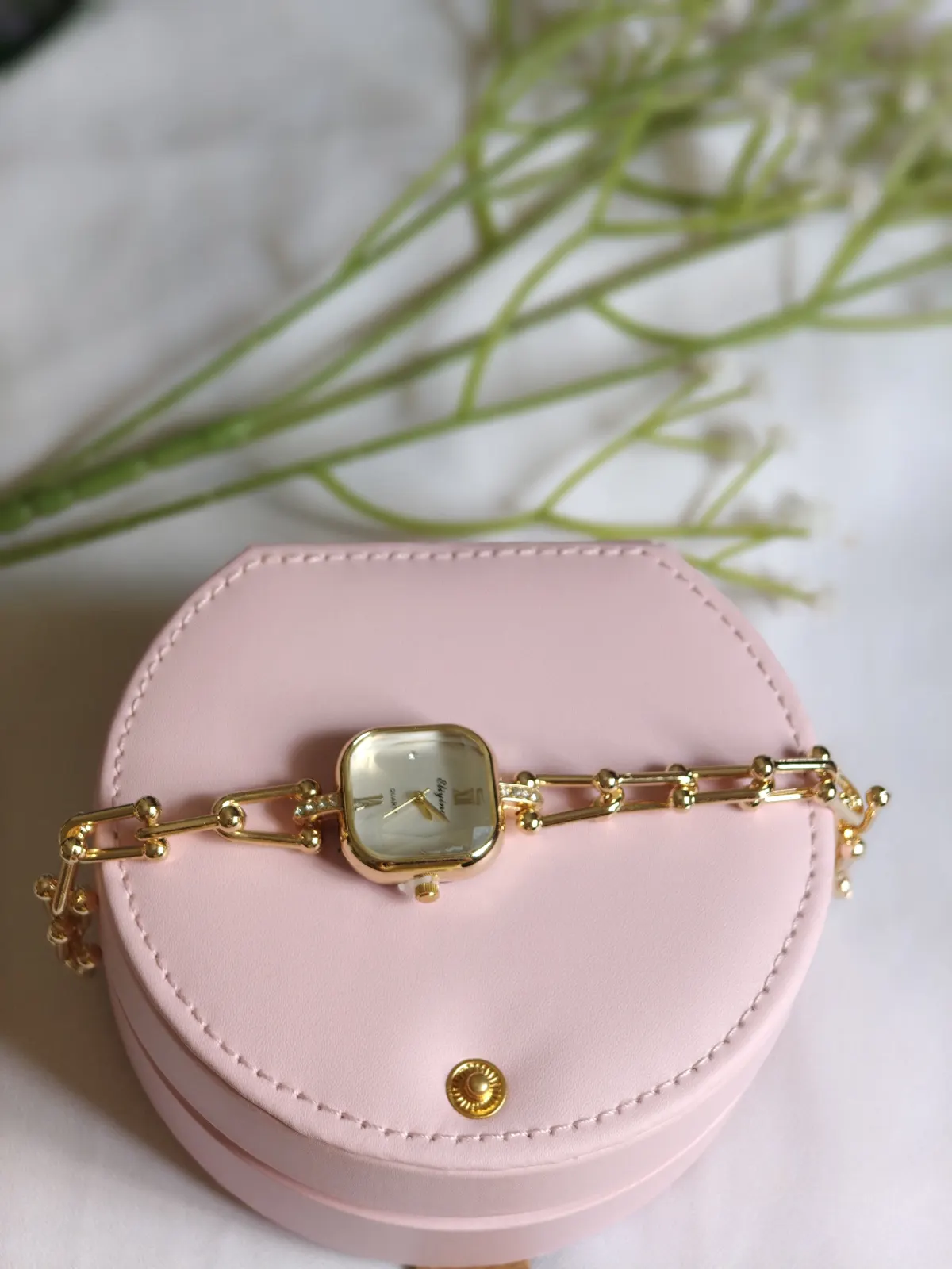 white Dial Bracelet watch