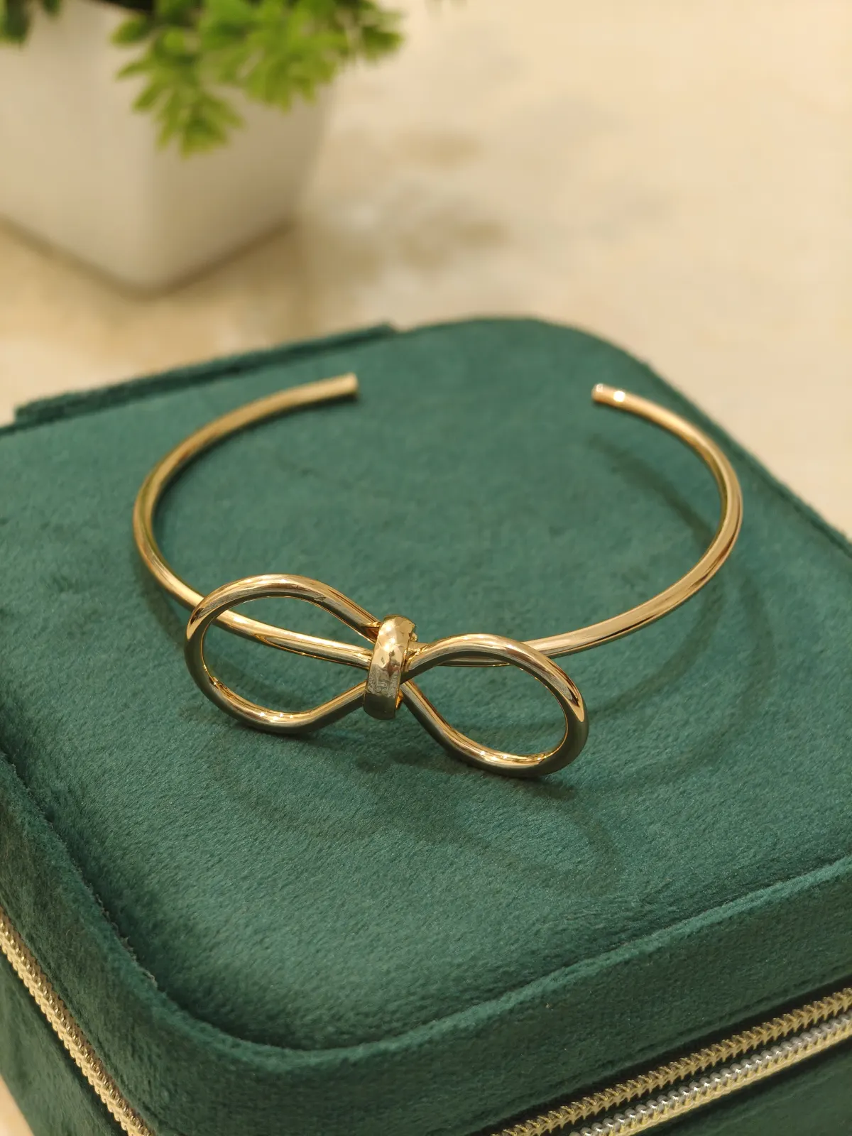 Bow shaped adjustable Cuff Bangle