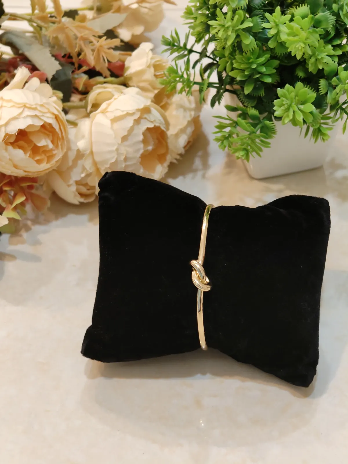 Knot shaped Adjustable Bangle