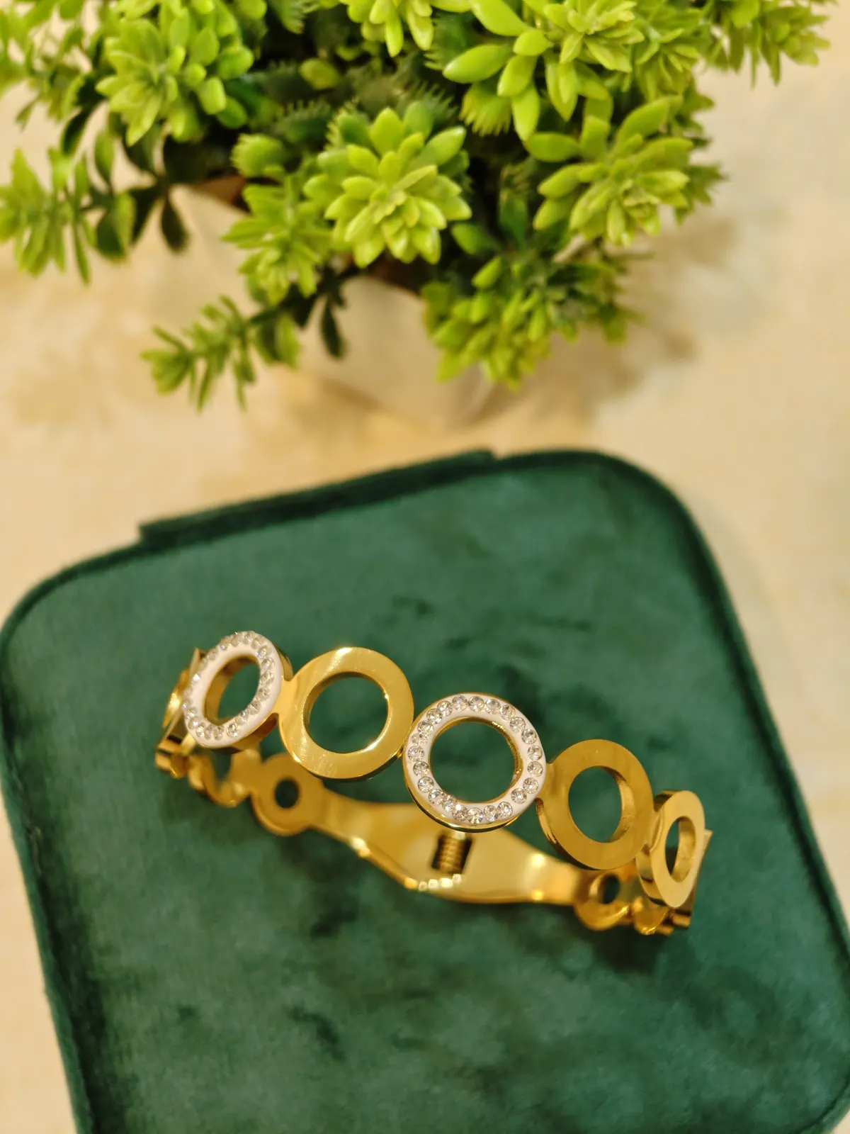 Stone circle Bangle