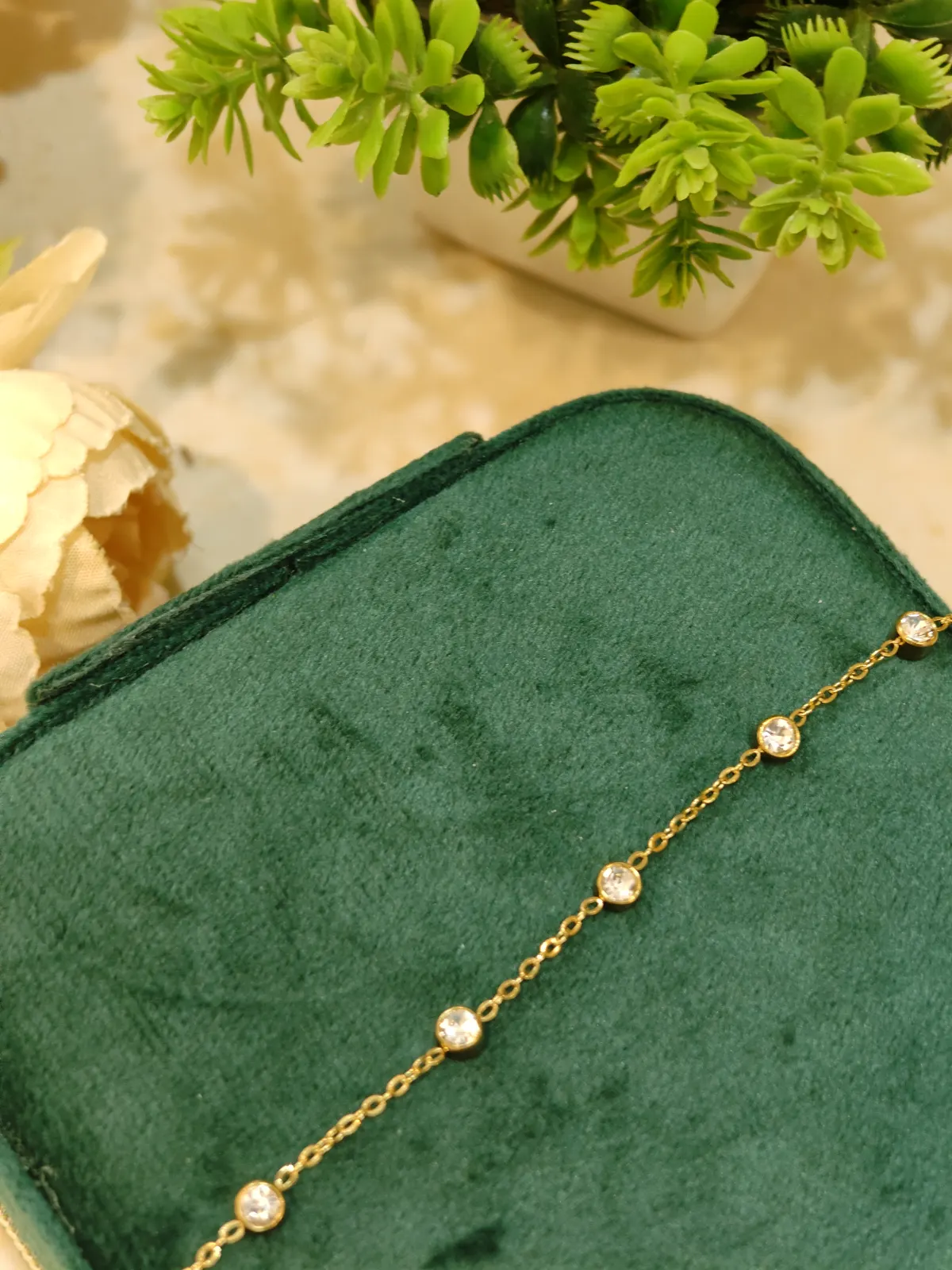 Single layered stone bracelet