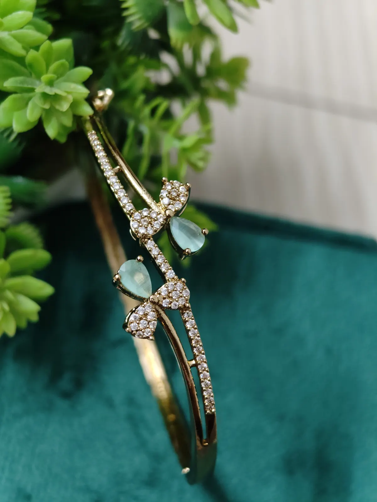 Green AD stoned flower Bangle