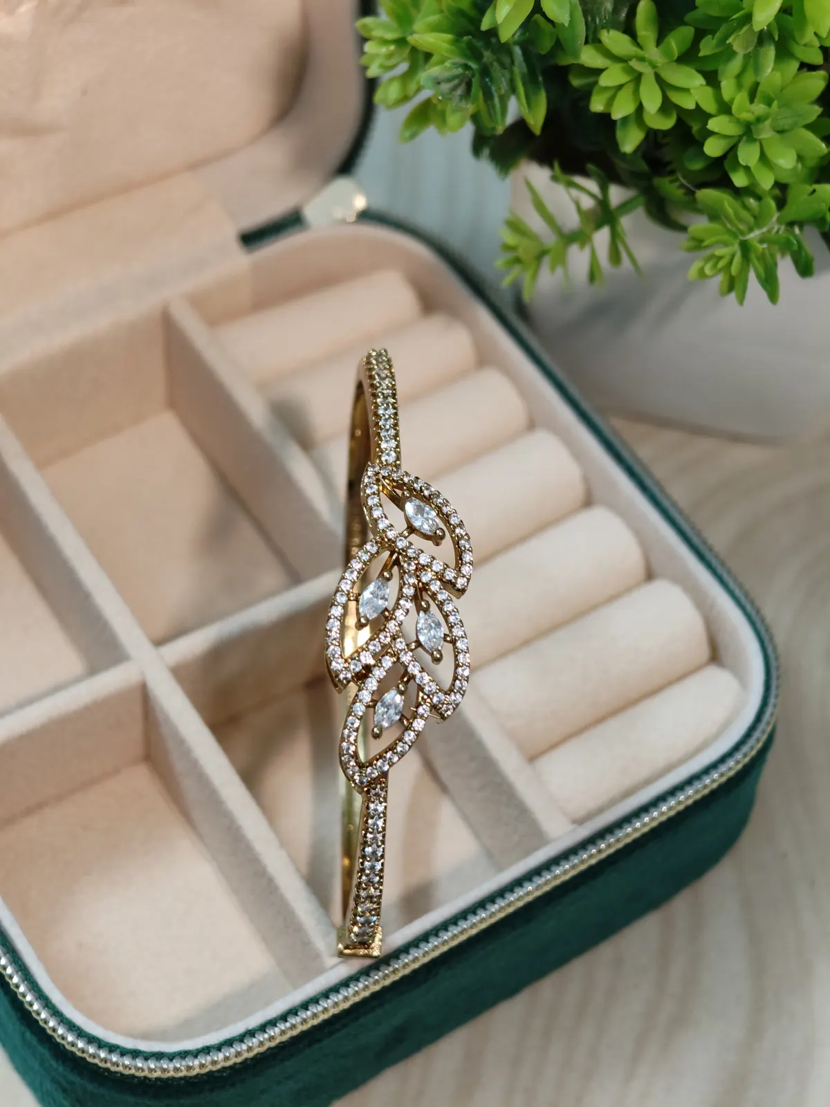 White Leafy AD Stoned Bangle