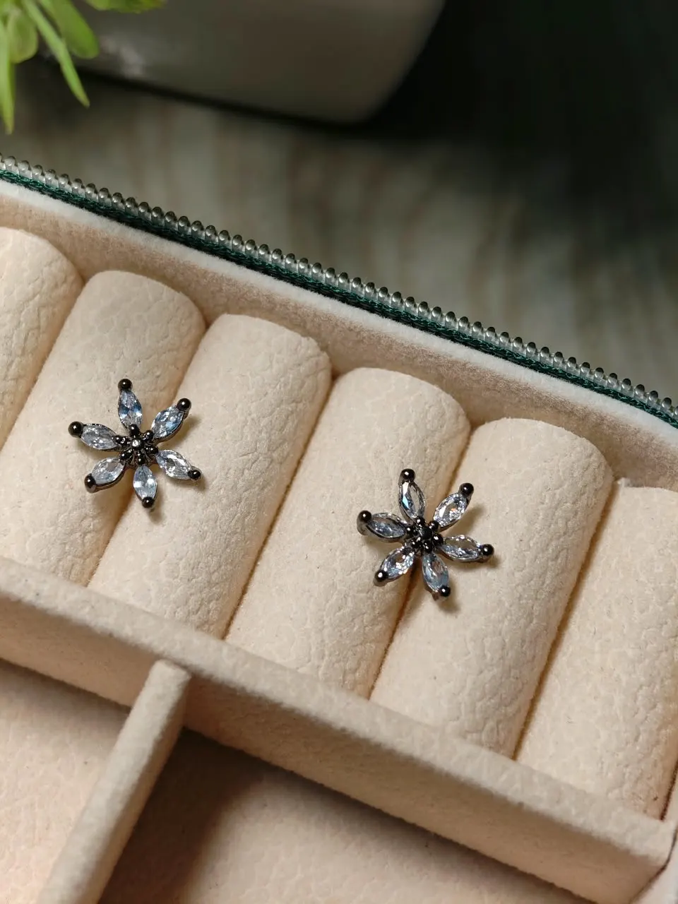 flower stone cubic zirconia stud