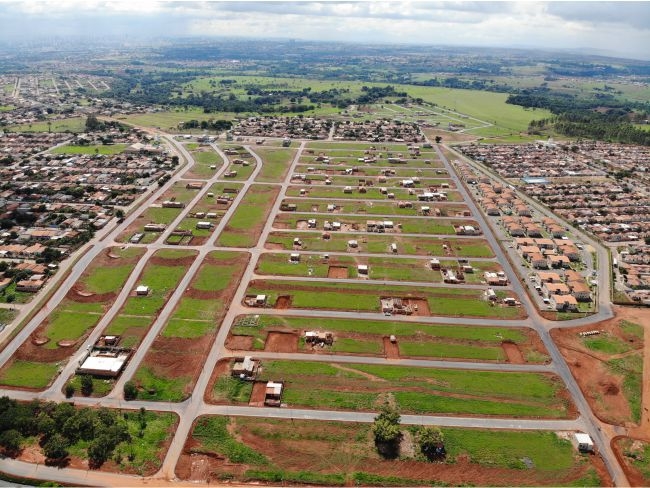 Obras de asfalto no Santa Efigênia