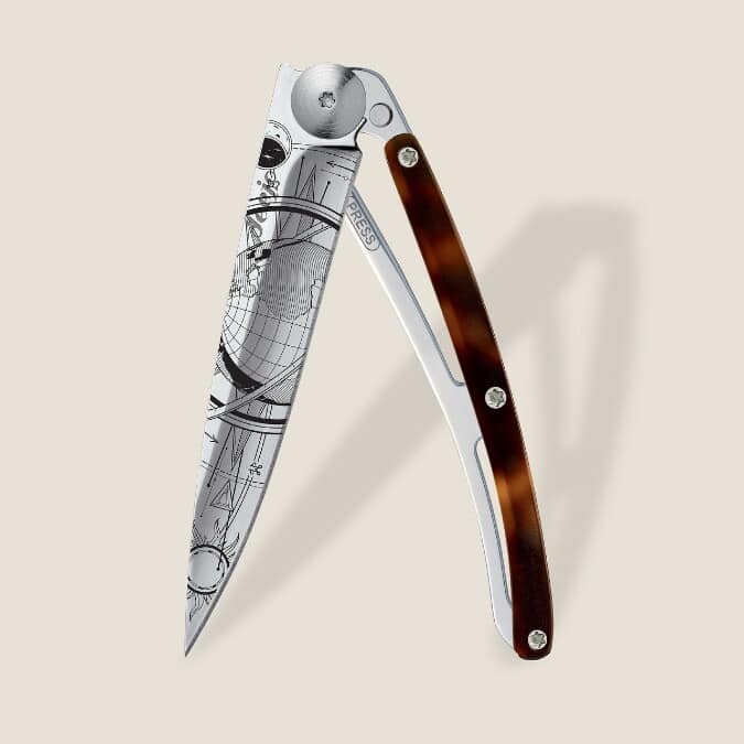 deejo-Deejo 37g-Ambered Turtle/Globe Trotter