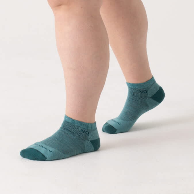 WIDE OPEN-Solid Midweight No Show Sock - Women's