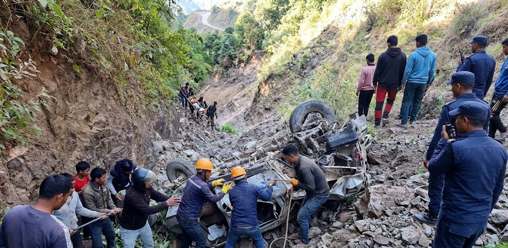 सानीभेरीमा जिप दुर्घटना, दुईको ज्यान गयो, नौ जना घाइते 1